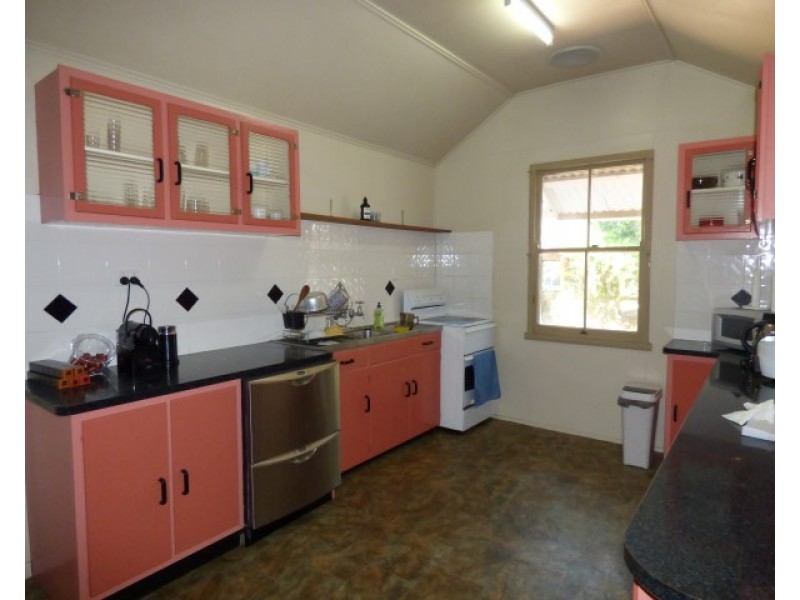 64 Charles, Roma QLD 4455