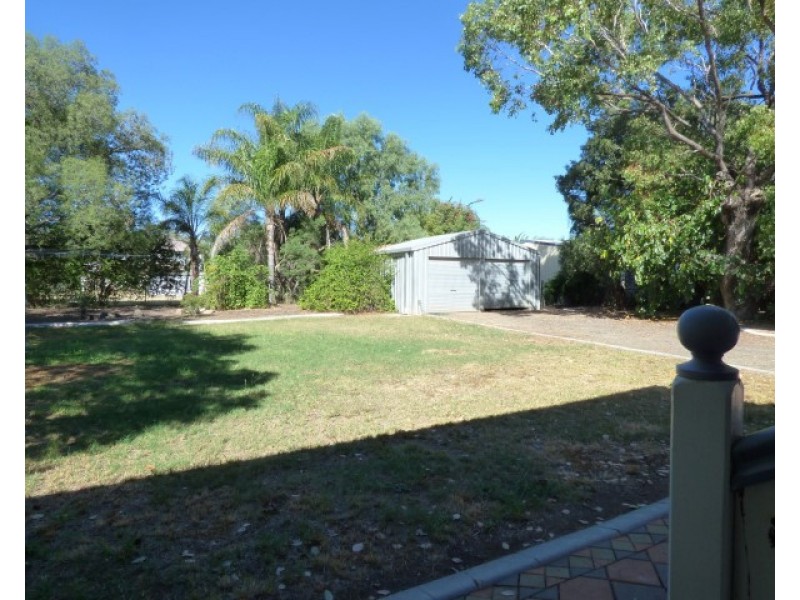 64 Charles, Roma QLD 4455