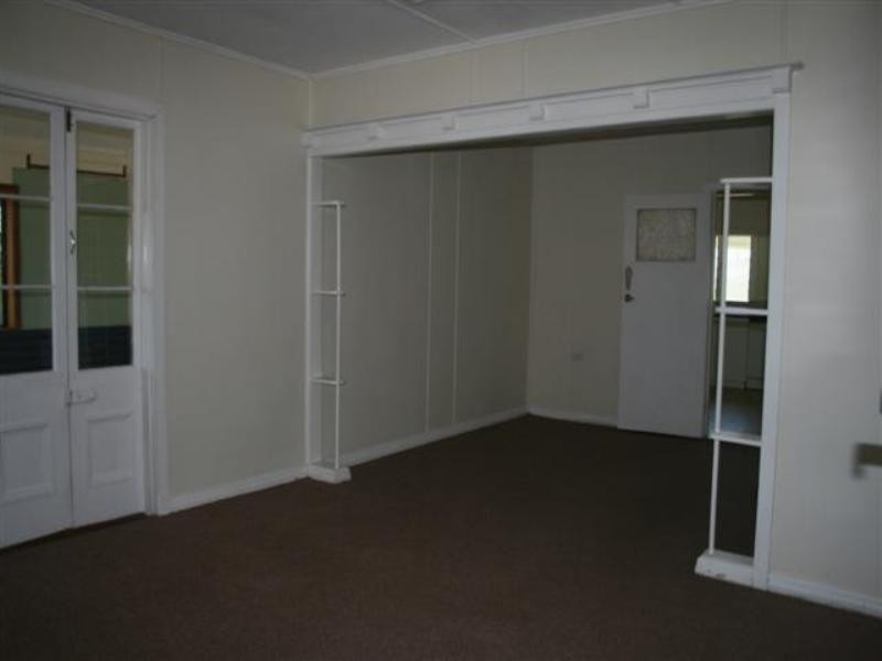 8 May Street, Roma QLD 4455