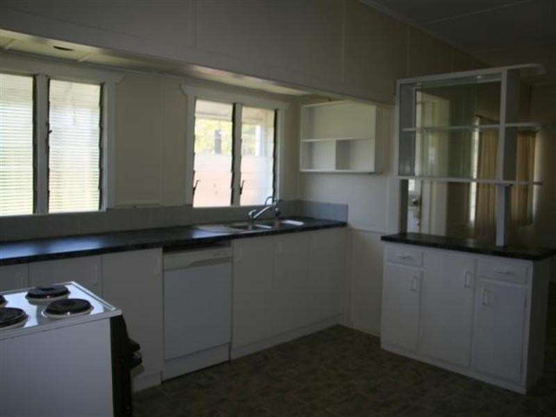 8 May Street, Roma QLD 4455