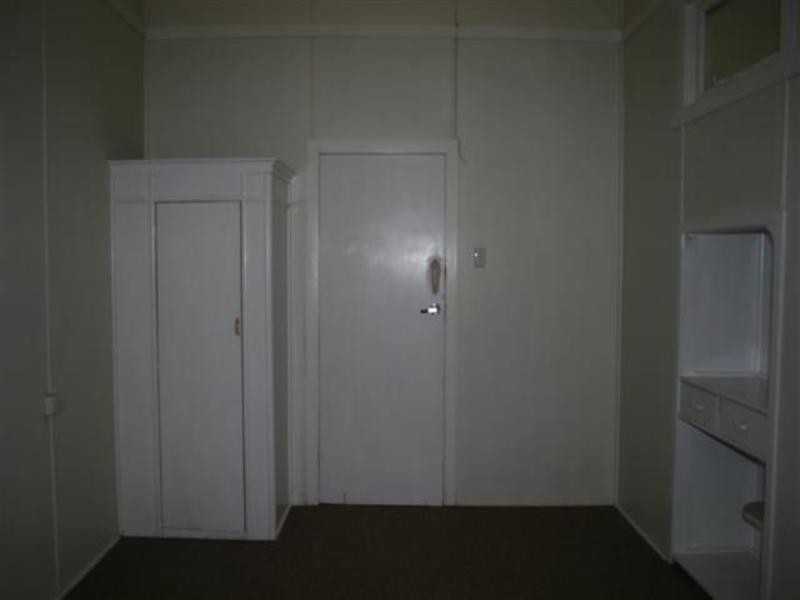 8 May Street, Roma QLD 4455