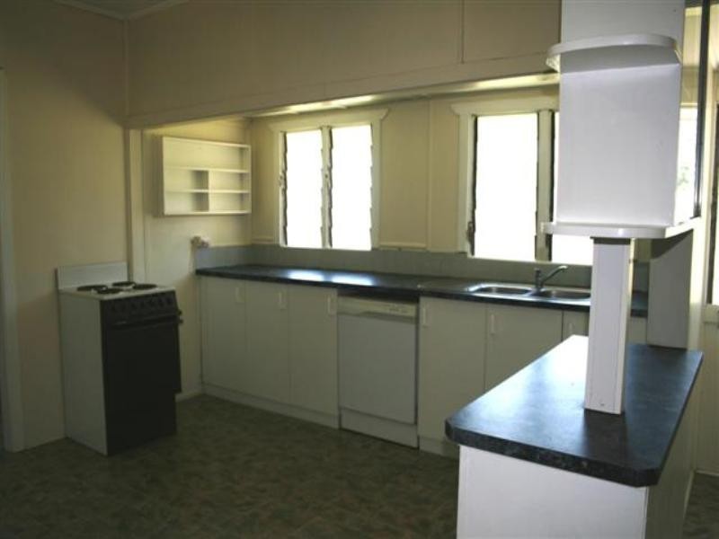 8 May Street, Roma QLD 4455