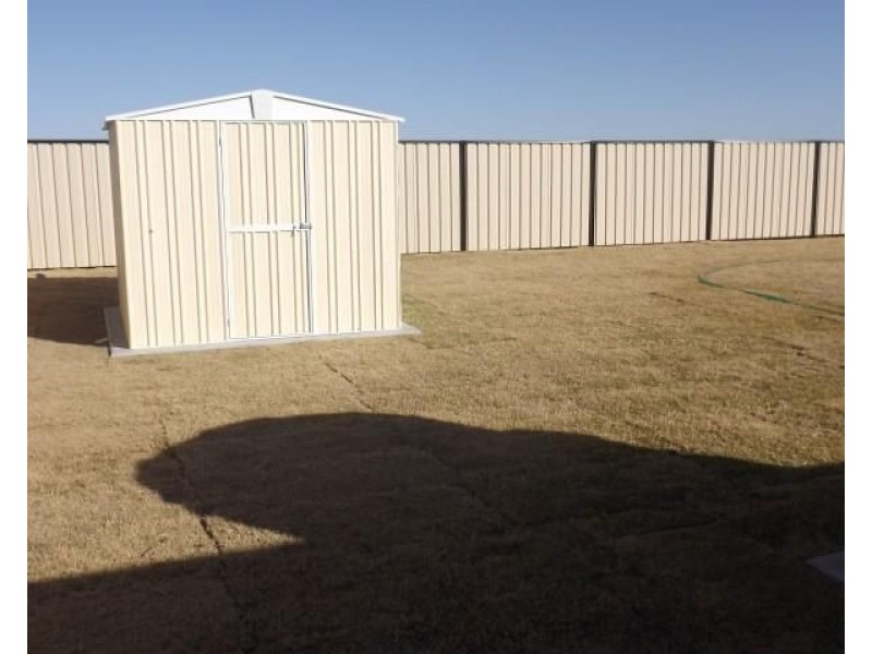 104 Taylor Street, Roma QLD 4455