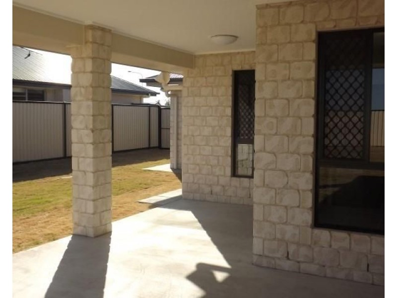 104 Taylor Street, Roma QLD 4455