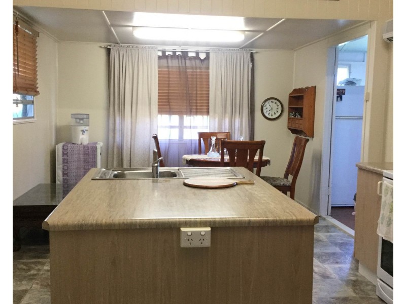 73 Hawthorne Street, Roma QLD 4455