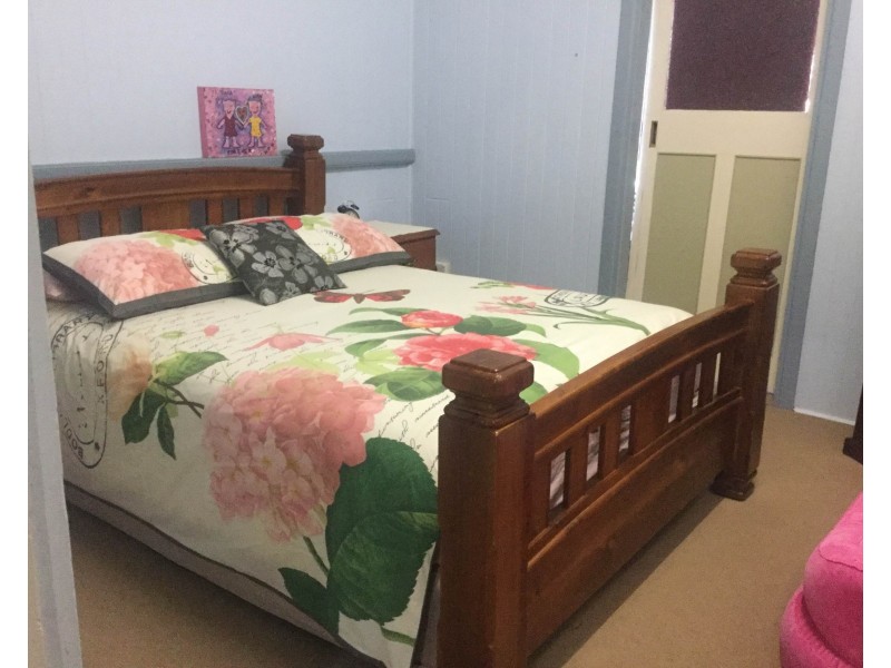 73 Hawthorne Street, Roma QLD 4455