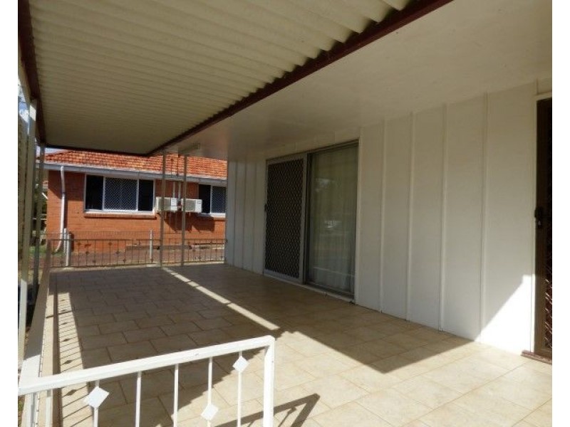 16 Howard Street, Roma QLD 4455