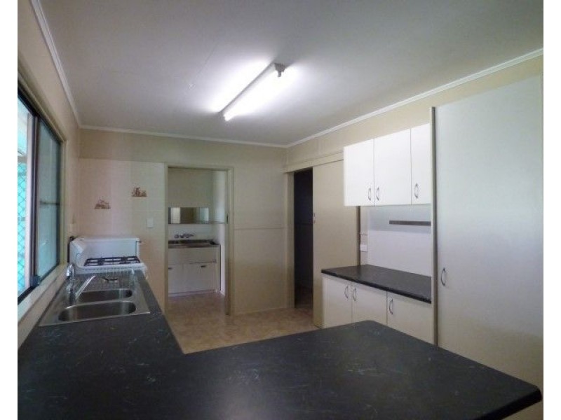 16 Howard Street, Roma QLD 4455