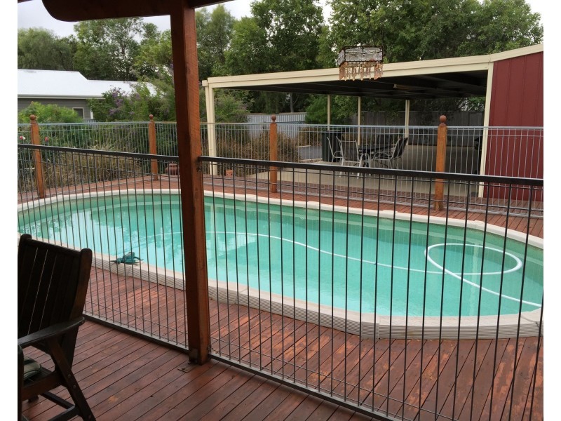 34 Robusta Drive, Roma QLD 4455