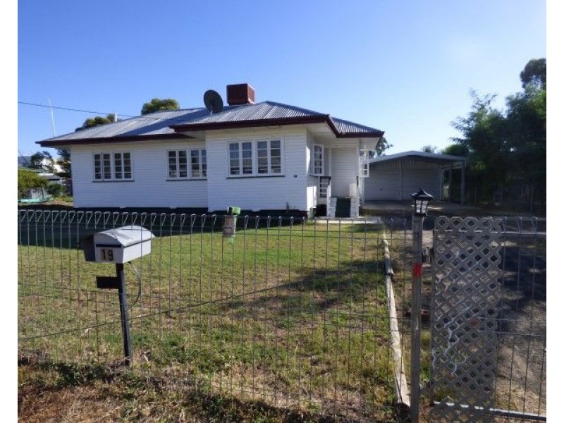 19 Hoffman Street, Roma QLD 4455