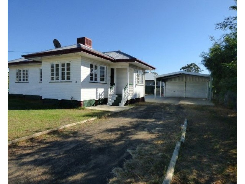 19 Hoffman Street, Roma QLD 4455