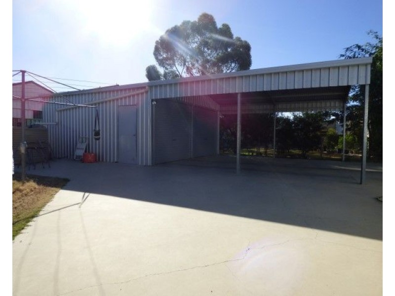 19 Hoffman Street, Roma QLD 4455