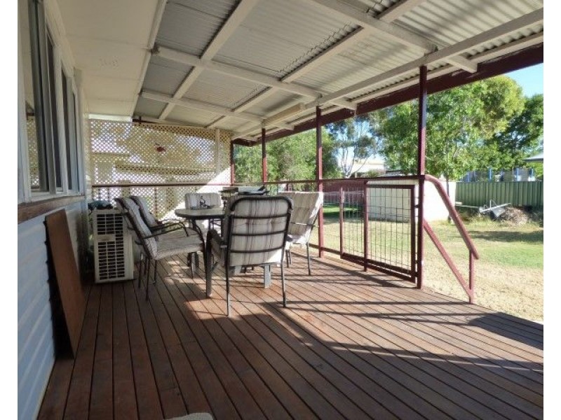 19 Hoffman Street, Roma QLD 4455