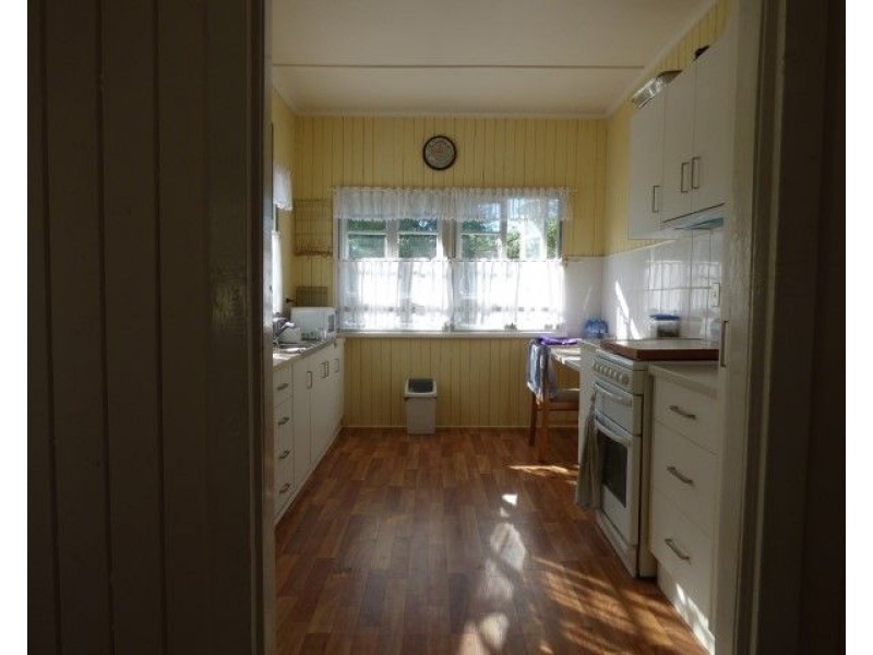 19 Hoffman Street, Roma QLD 4455