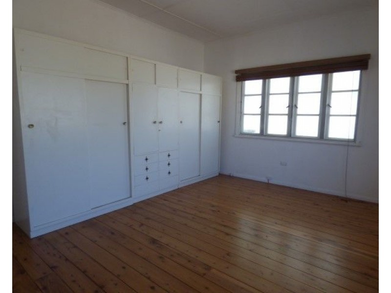 281 Edwardes Street, Roma QLD 4455