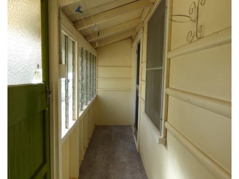 281 Edwardes Street, Roma QLD 4455