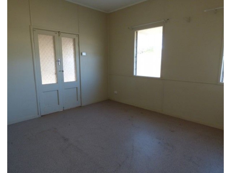 37-39 Charles Street, Roma QLD 4455