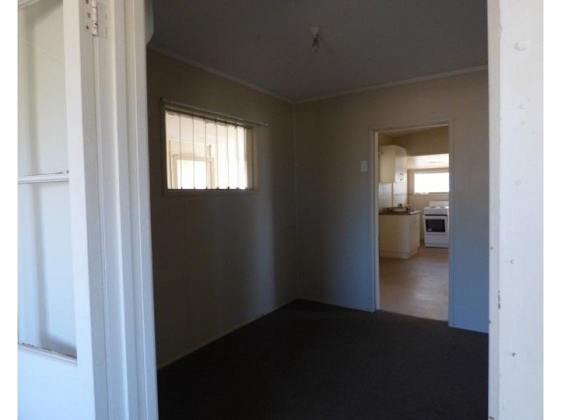 37-39 Charles Street, Roma QLD 4455