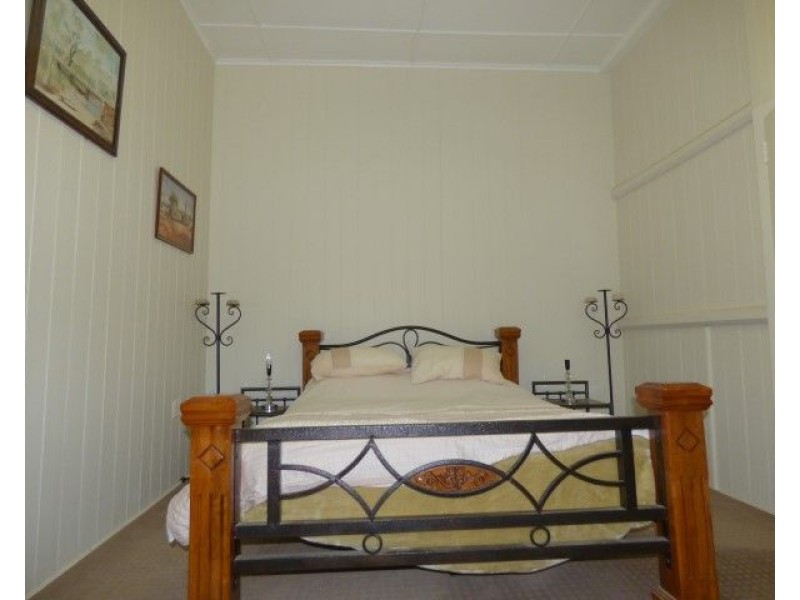 17 Arthur Street, Roma QLD 4455