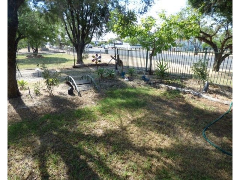 17 Arthur Street, Roma QLD 4455