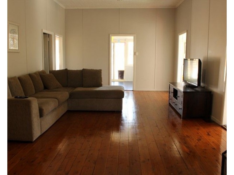 44 Clayton Road, Roma QLD 4455