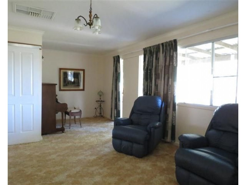 63-71 Geoghegan Road, Roma QLD 4455