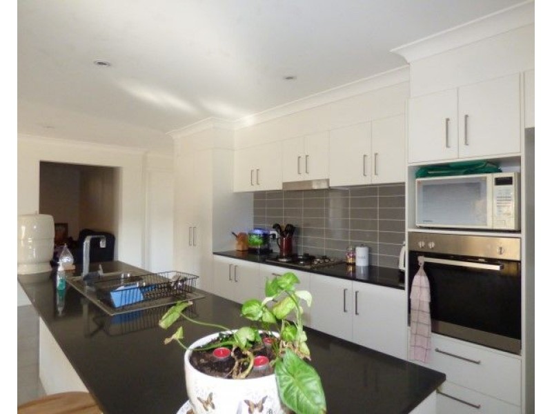 25 Beetson Drive, Roma QLD 4455