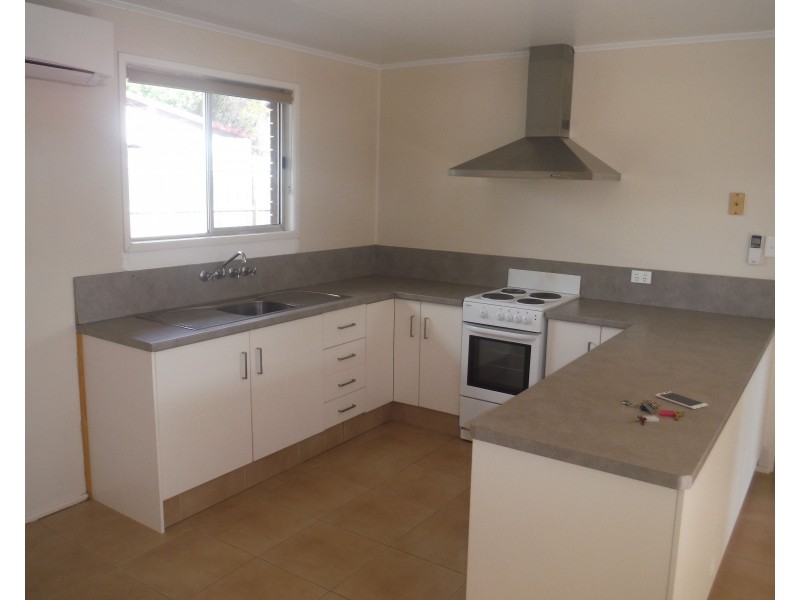 1/105 Currey Street, Roma QLD 4455
