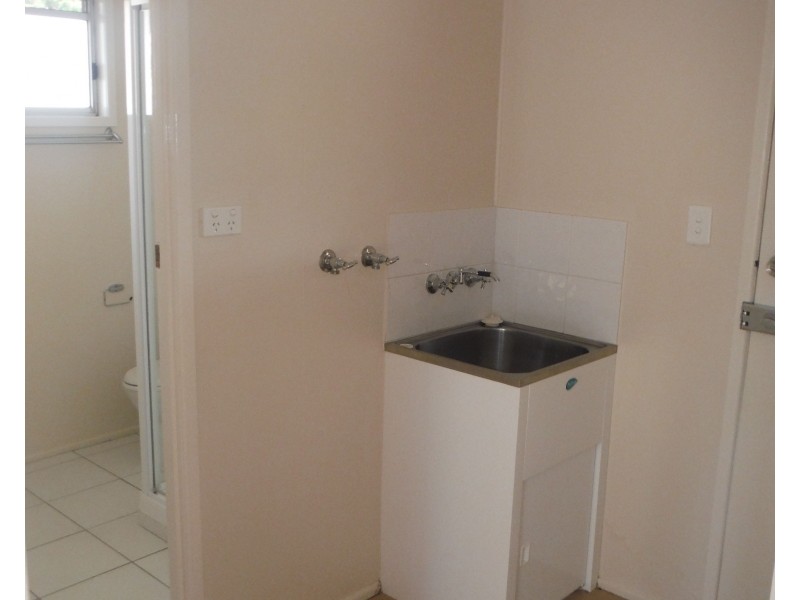 1/105 Currey Street, Roma QLD 4455