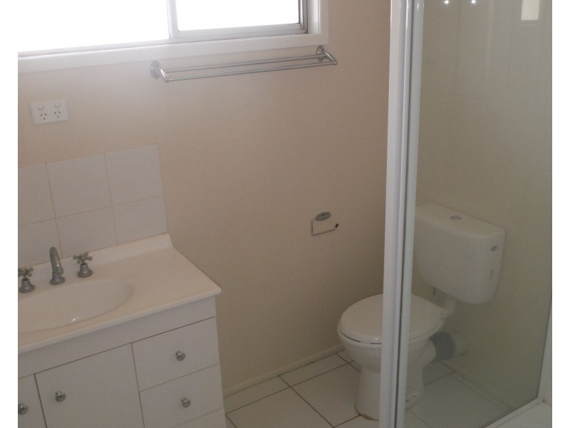 1/105 Currey Street, Roma QLD 4455