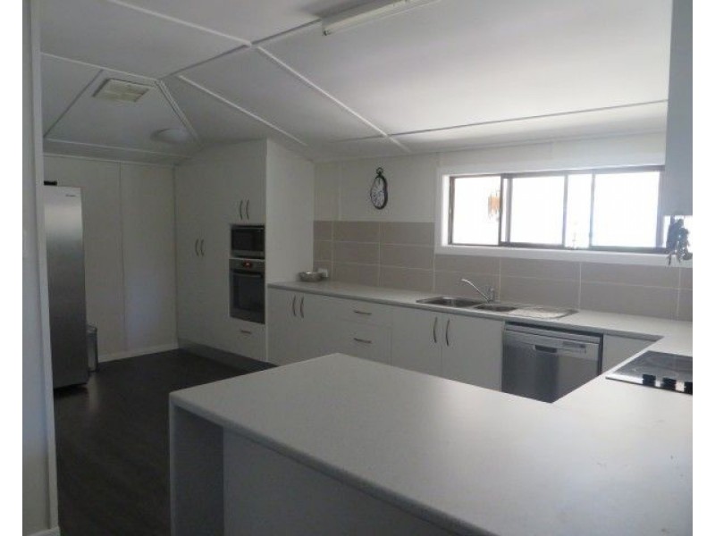 40 Arthur Street, Roma QLD 4455