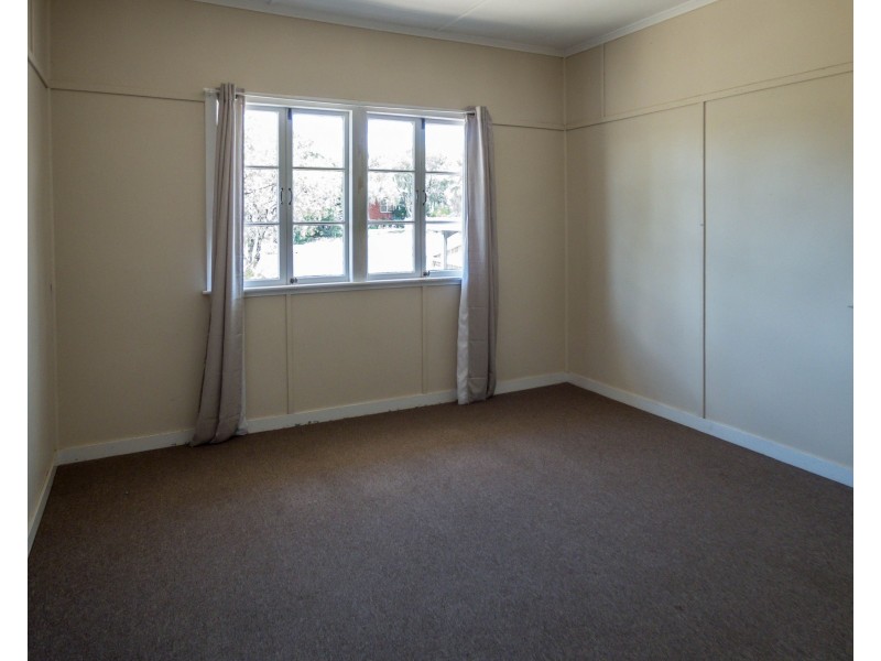 9 Fowles Street, Roma QLD 4455