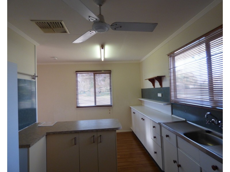 10 Foott Street, Roma QLD 4455