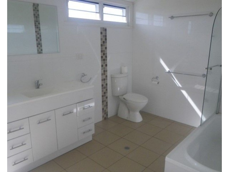 2-28 Ivy Street, Roma QLD 4455