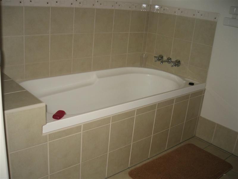 30 Hoffman Street, Roma QLD 4455