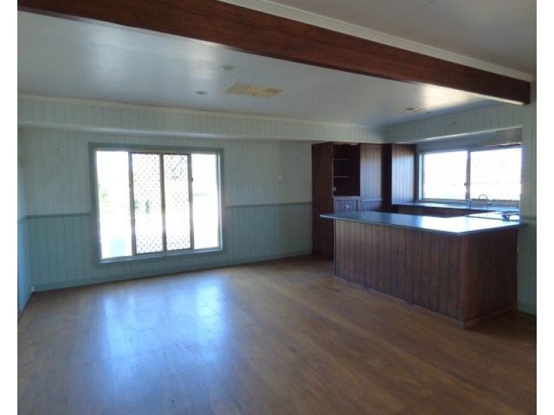 16-18 Derry Street, Roma QLD 4455