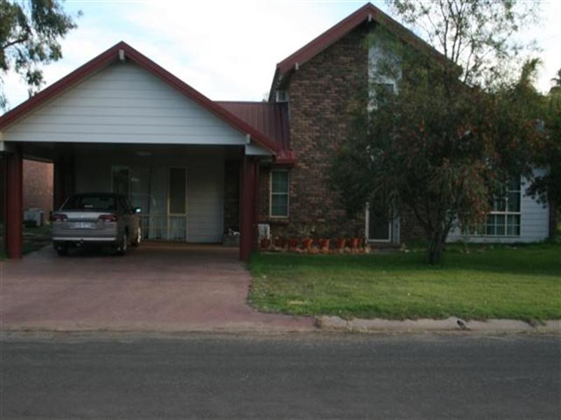 22 Alexander Avenue, Roma QLD 4455