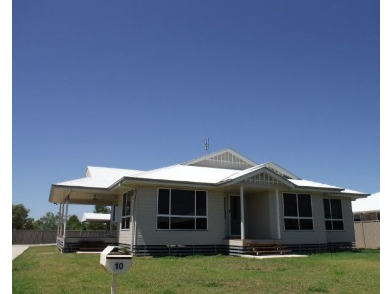 10 Beetson Drive, Roma QLD 4455