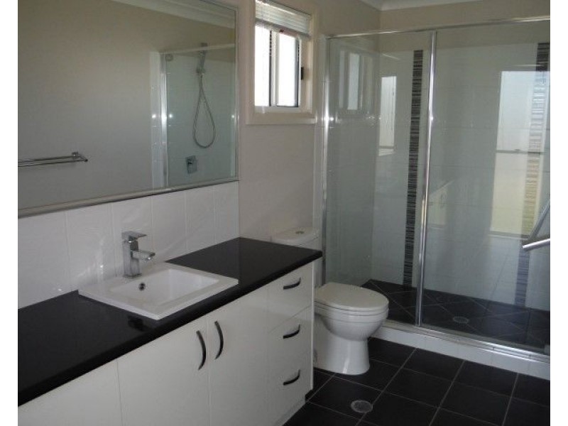 10 Beetson Drive, Roma QLD 4455