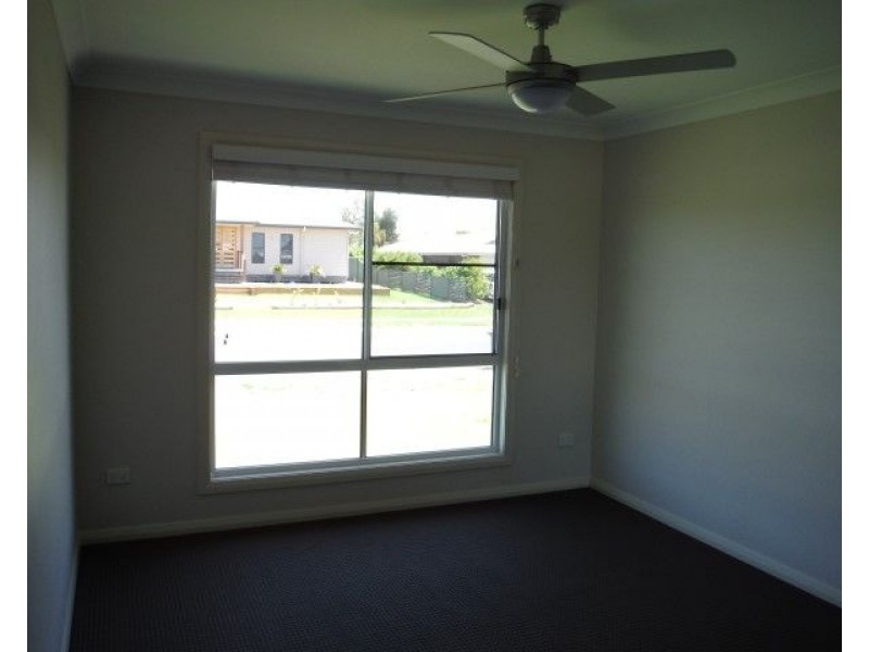 10 Beetson Drive, Roma QLD 4455