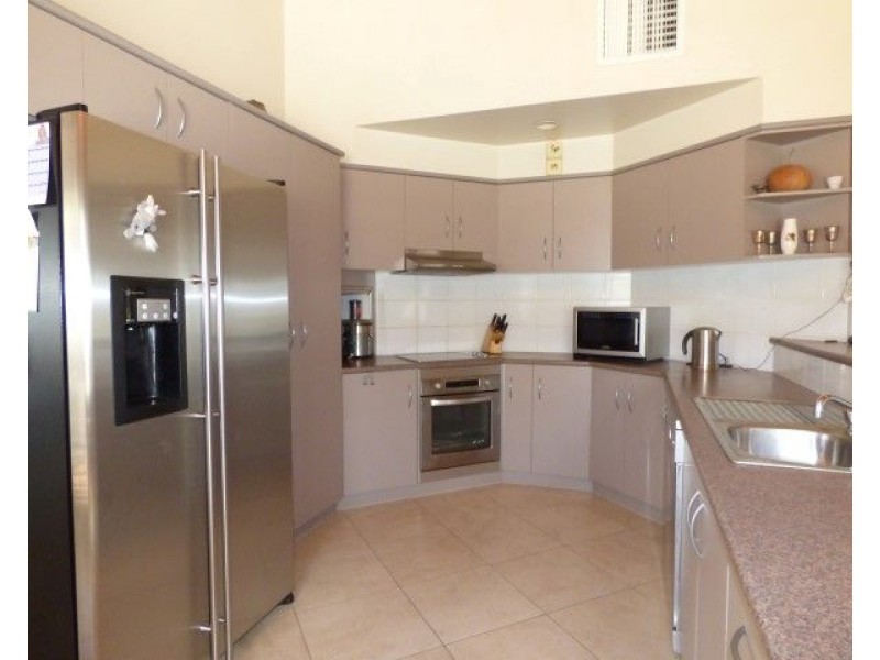 13 Rosedale Close, Roma QLD 4455