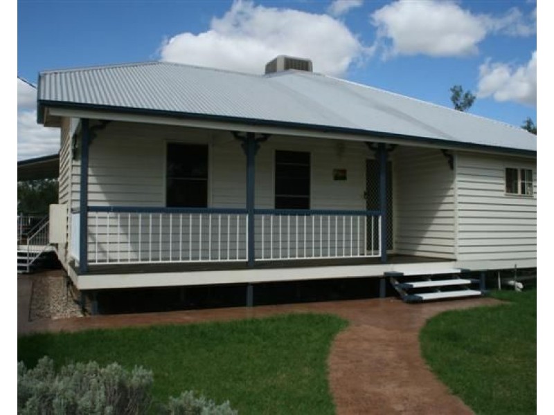 232 Edwardes Street, Roma QLD 4455