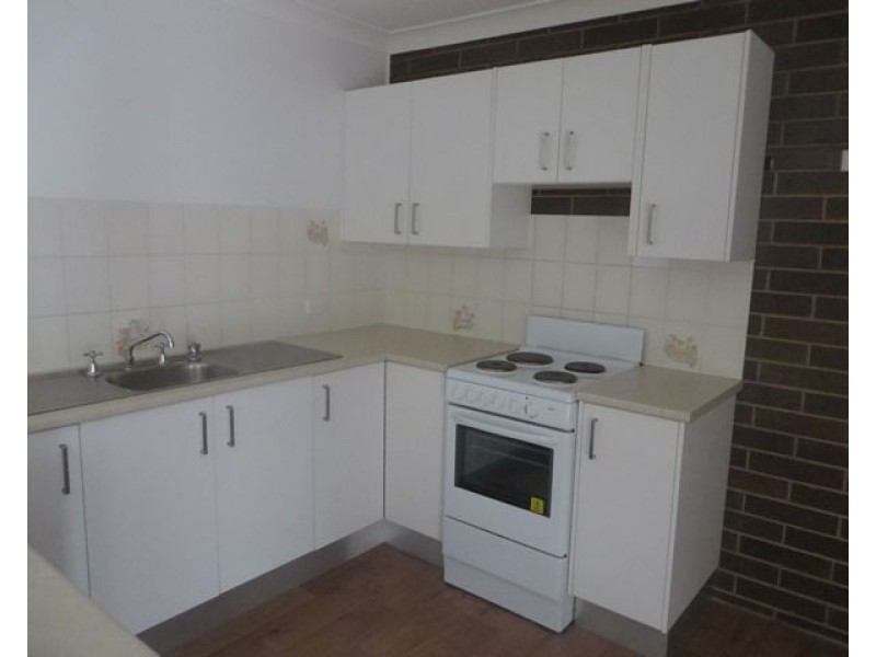 2/15 Roma Crescent, Roma QLD 4455