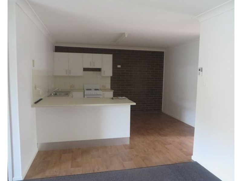 2/15 Roma Crescent, Roma QLD 4455