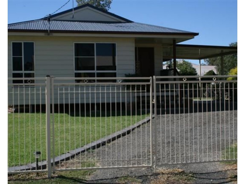3 Bond Street, Roma QLD 4455