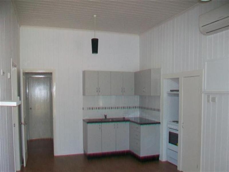 19 George Street, Roma QLD 4455