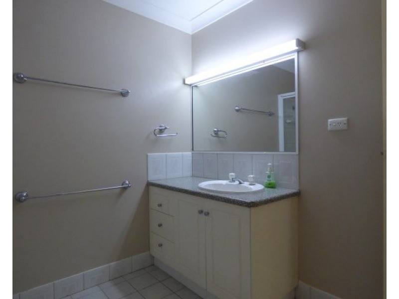 117 Miscamble Street, Roma QLD 4455