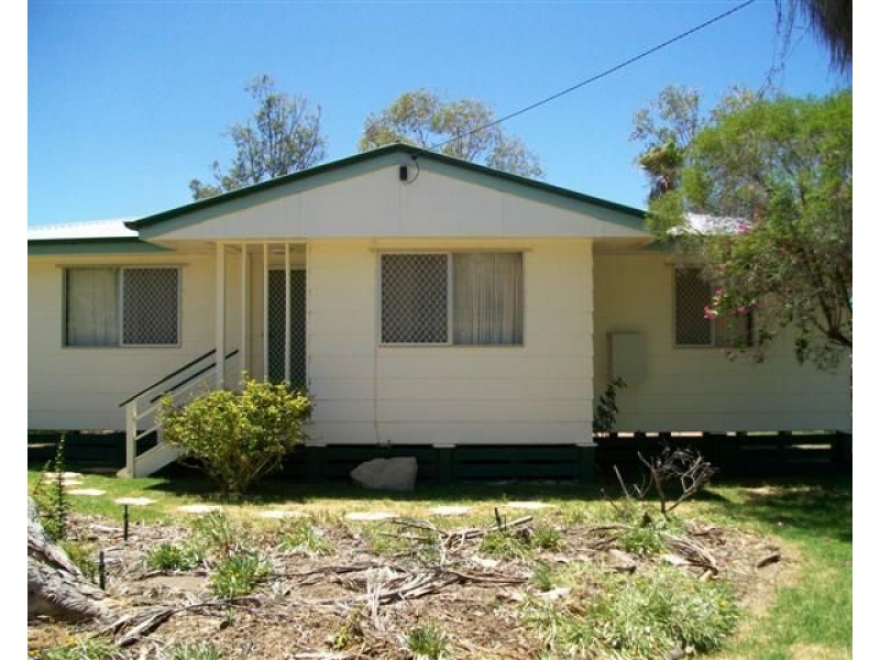 14 Holland Street, Roma QLD 4455