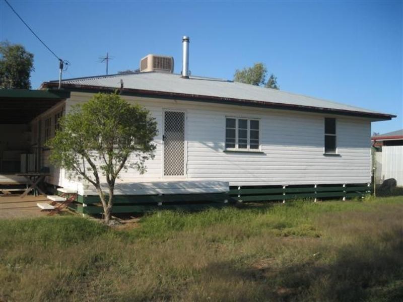 39 College Street, Wallumbilla QLD 4428