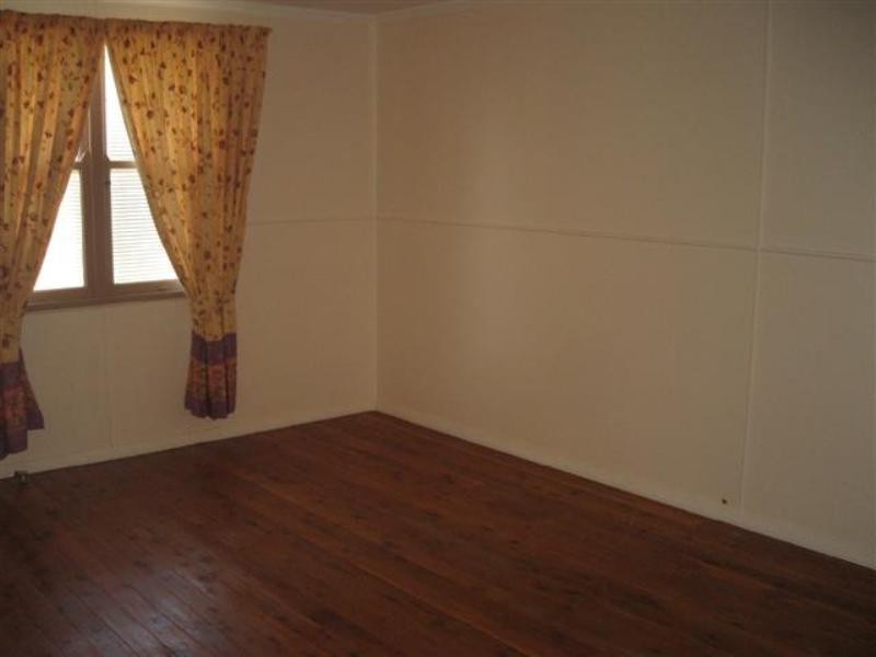 39 College Street, Wallumbilla QLD 4428